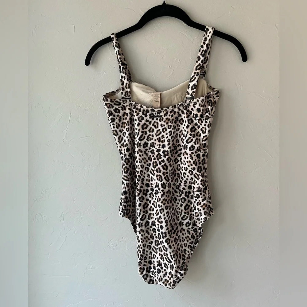 SKIMS SWIM STRAPLESS ONE PIECE SWIMSUIT CHAMPAGNE LEOPARD PRINT M